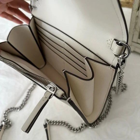 New Tory Burch EMERSON FLORAL APPLIQUE
CHAIN WALLET LIGHT CREAM - Picture 7 of 9